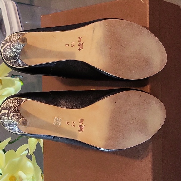 Vintage Black w/ snakeskin heel bootie! RARE CLASSY FIND! - Picture 5 of 15